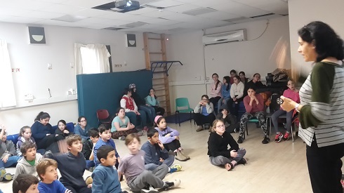 Galit Zamler as a guest entrepreneur and lectured before the 5th graders