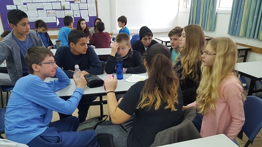 The young students participate in an entrepreneurial Hackathon and plan the project