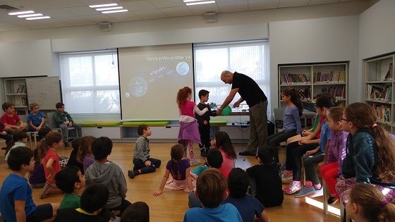 Amir Shemesh at a lecture about SpaceIL