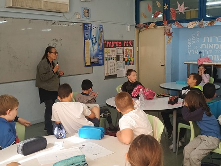 Anat Farkash as a guest entrepreneur at school