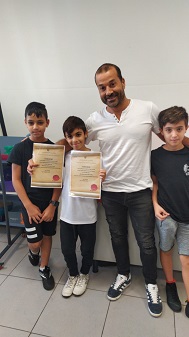 Itamar Smadja in a lecture for pupils at school