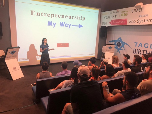 Galit Zamler is speaking to Birthright Israel delegations to inspire and connect them with the country