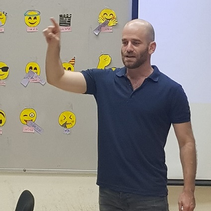 Tal Kfir is a guest on the Youth Entrepreneurship Program at the Alliance School in Haifa